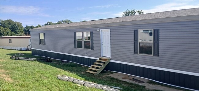 Building Photo - 2 Evergreen Ct