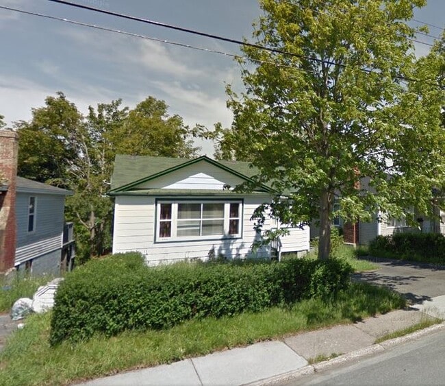 Building Photo - 72 Grenfell Ave