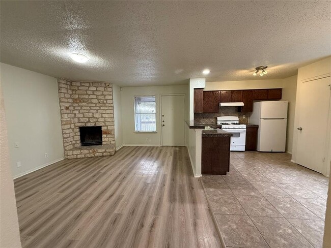 Photo - 9810 Roxanna Dr