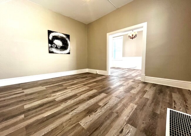 Photo - 211 Broadway Ave Unit 211