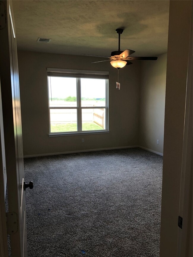 Photo - 1006 Old Vine Rd