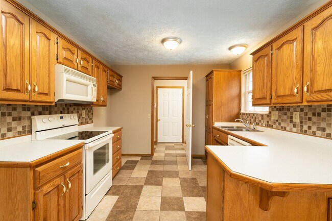 Photo - 3 Bedroom 2 Bathroom in Carden Meadows neighborhood!