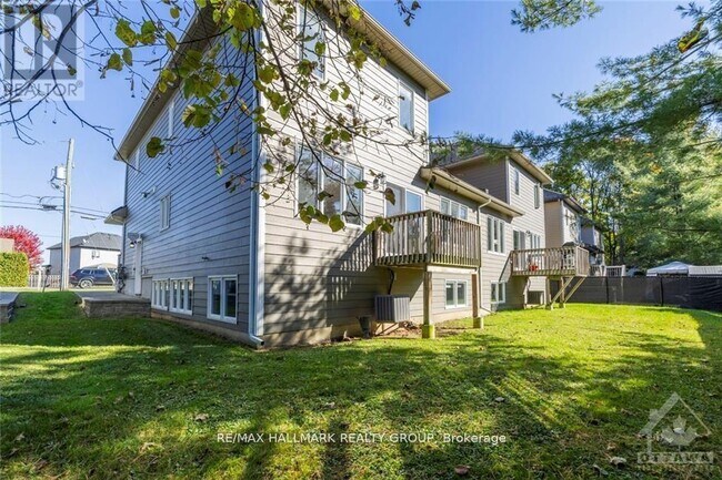 Photo - 1174 S Russell Rd