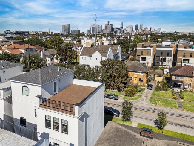 Photo - 4705 Jackson St