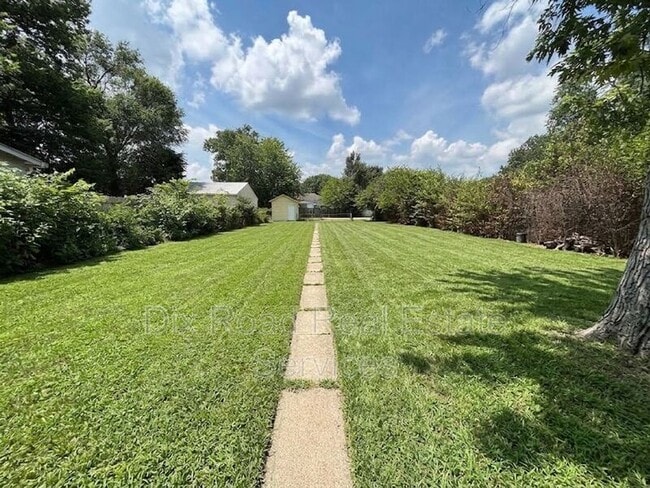 Photo - 123 N Miami St