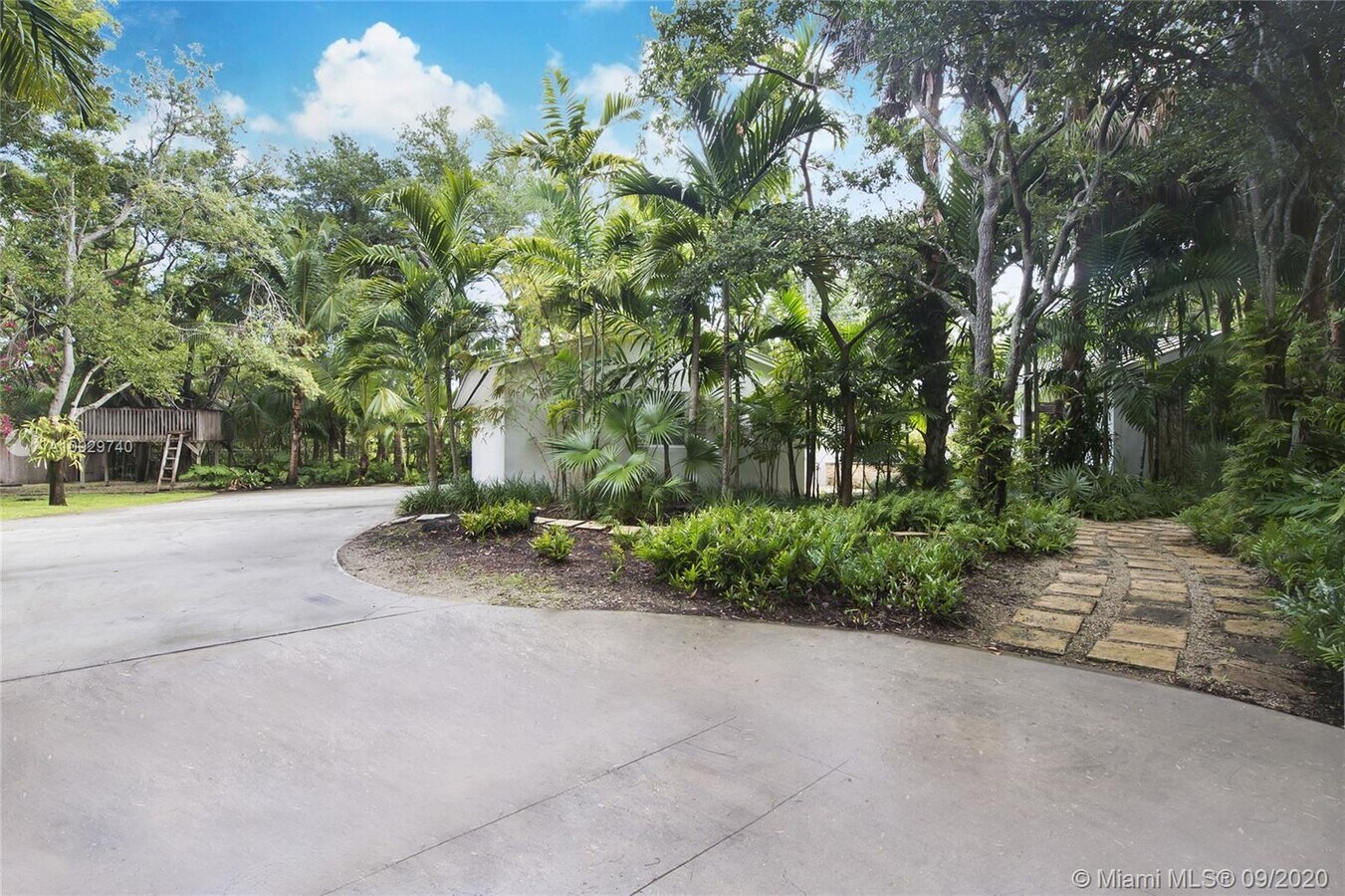 Photo - 5671 Banyan Trl