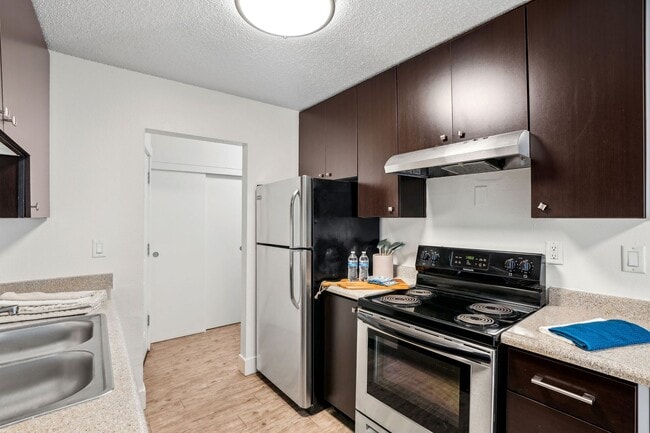 Beverly Grove Apartments