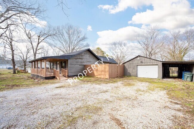 Photo - 8229 Patterson Rd