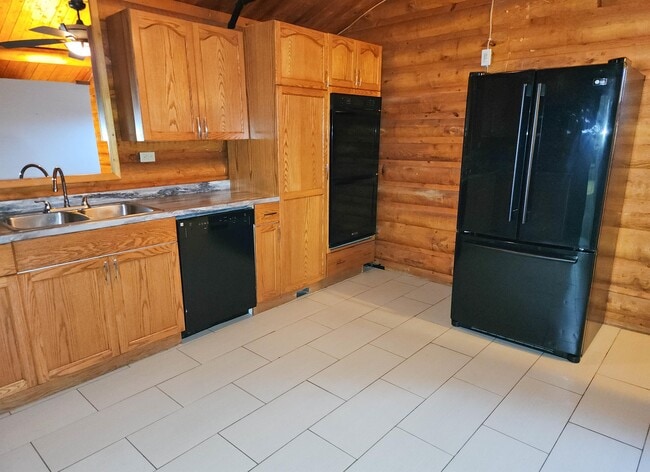 Photo - 12672 Mukluk Front