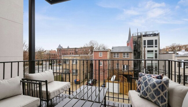 Photo - 1618 11th St NW Unidad 303