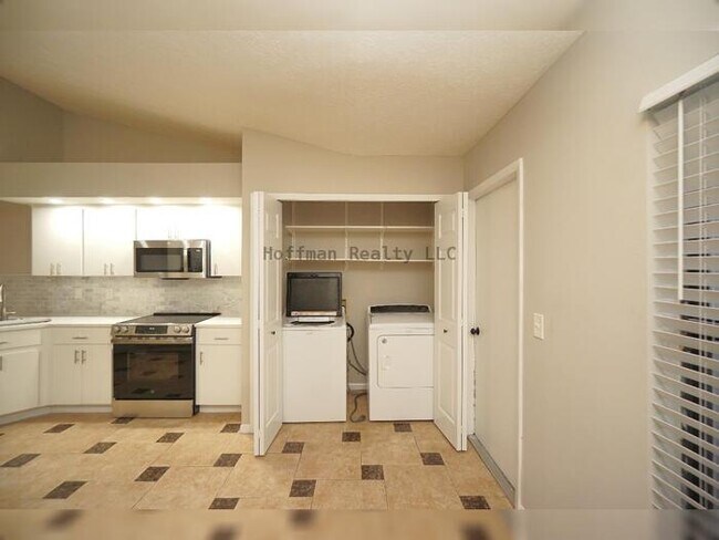 Photo - Valrico - 3-bedroom, 2-bath, 2-car garage ...