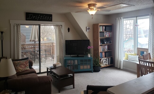 Photo - 117 3rd St