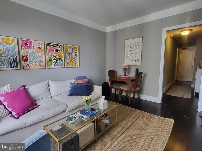 Photo - 2031 Locust St Unidad 1005