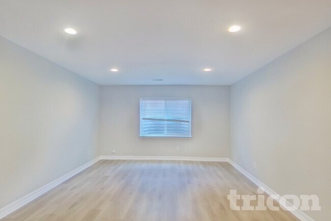 Photo - 6748 Lamine Dr