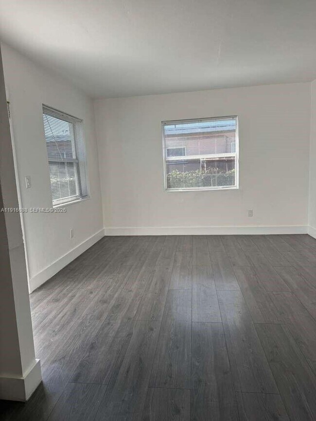 Photo - 2150 NW 24th St Unit 5