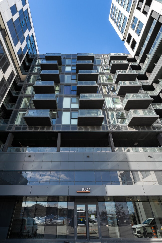 Photo - 1007 The Queensway Unité 609