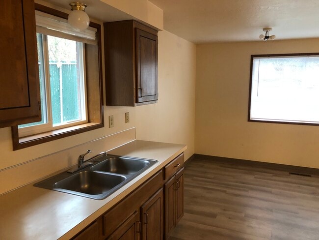 1418 Z St
