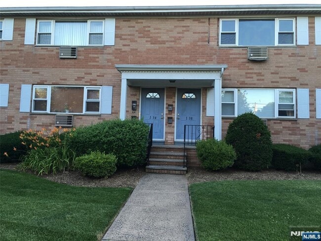 Building Photo - 1-38 Virginia Dr-138B-138B Unit 138B-138B Rental