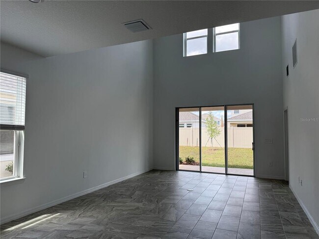 Photo - 5262 Kildare Pl