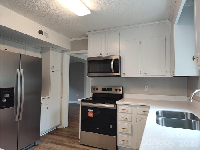 Photo - 7413 Doves Nest Cir