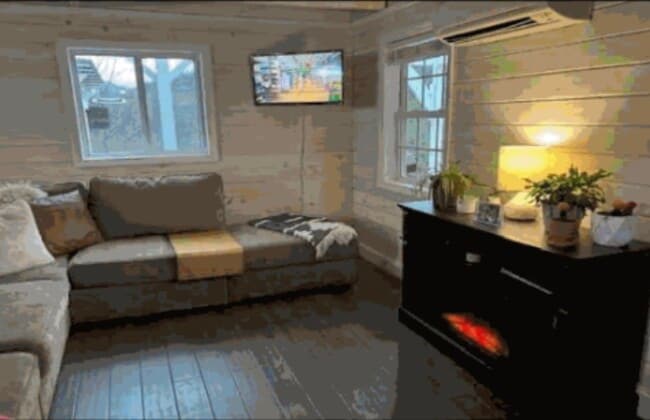 Photo - 2080 Silvermine Rd