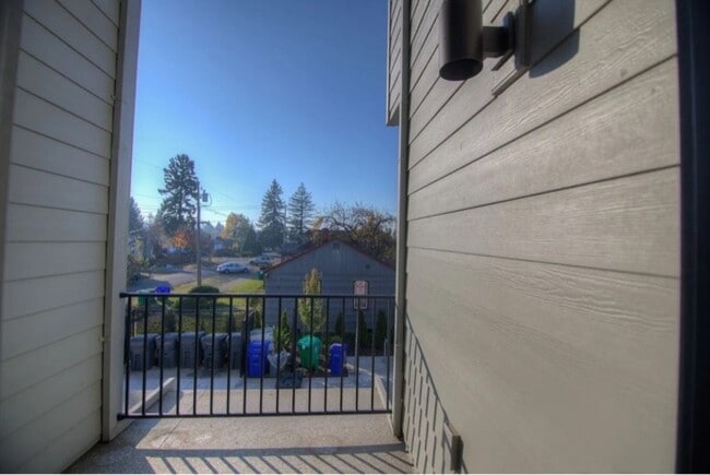 Photo - 607 NE 92nd Ave