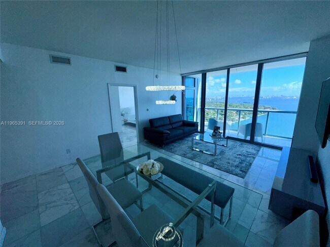 Photo - 601 NE 36th St Unidad 3111