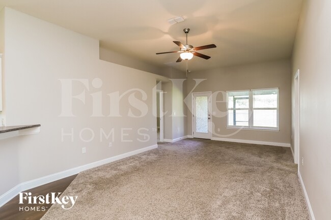 Photo - 78109 Saddle Rock Rd