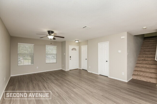 Photo - 6237 Hereford Dr
