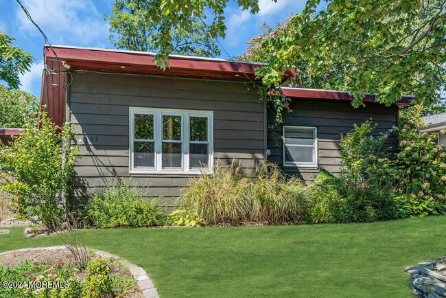 Photo - 105 Longfellow Ave