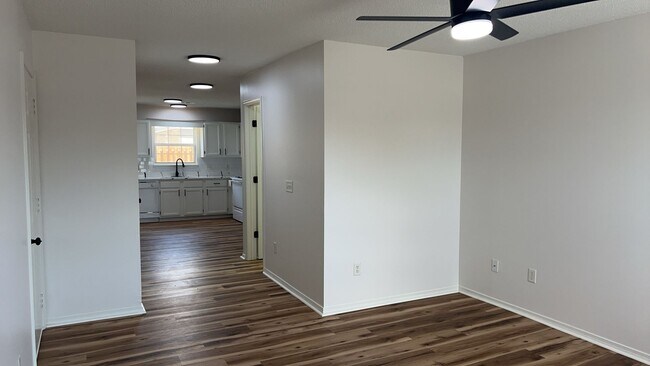 Photo - 3302 SW Landau Ct Unit 3302 SW Landau Ct Apt 2