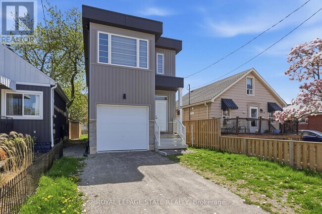 Photo - 37 Delena Ave S