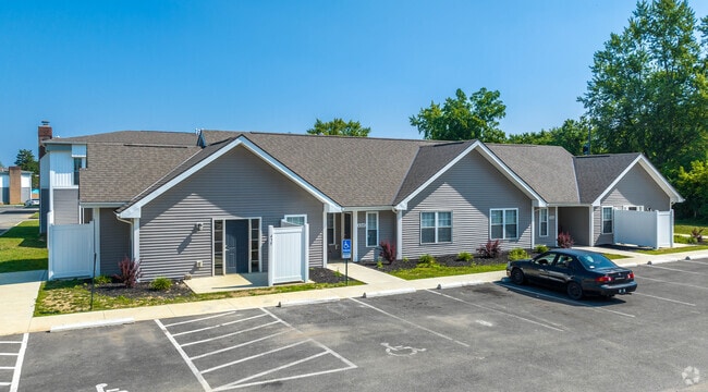 Northern Place-2 BD Townhome w Full Basement