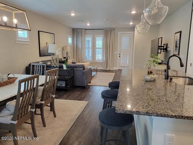 Photo - 257 Ashbury St