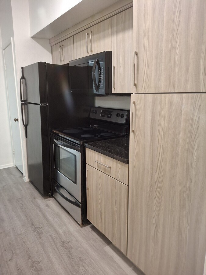 Photo - 2025 Augusta Dr Unit 205