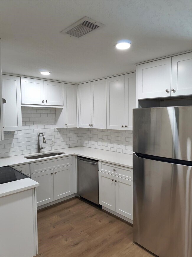 Photo - 2305 55th St Unidad True