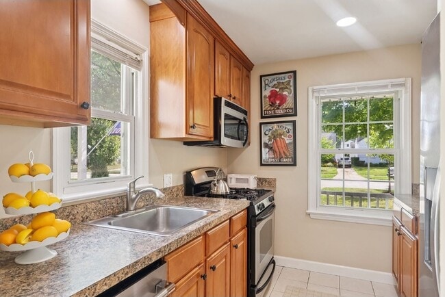 Photo - 446 Huntmere Dr