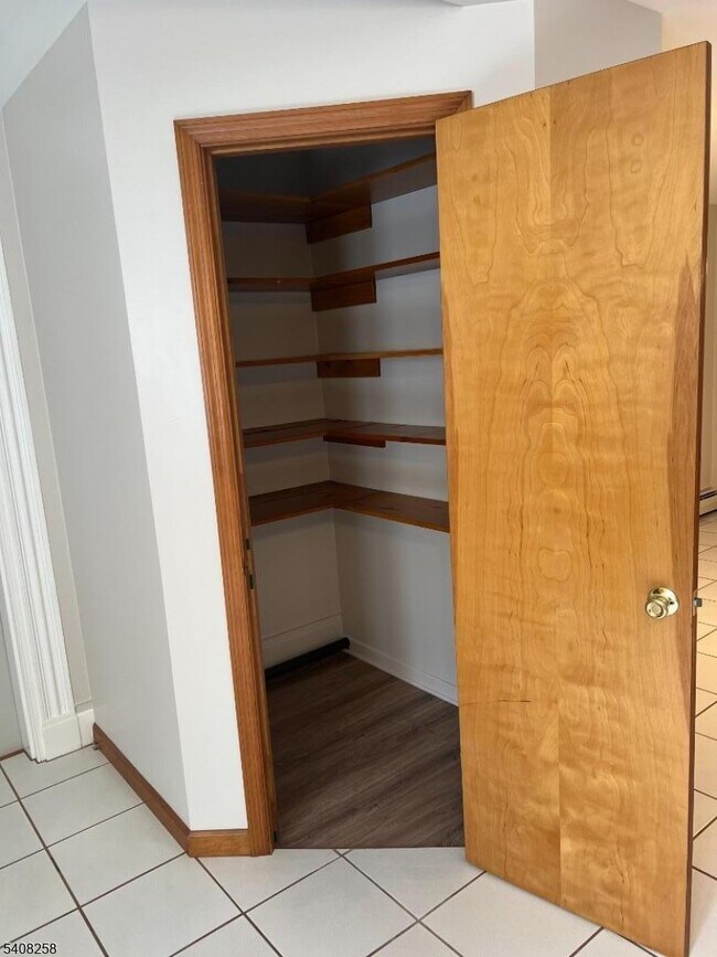 Photo - 192 Market St