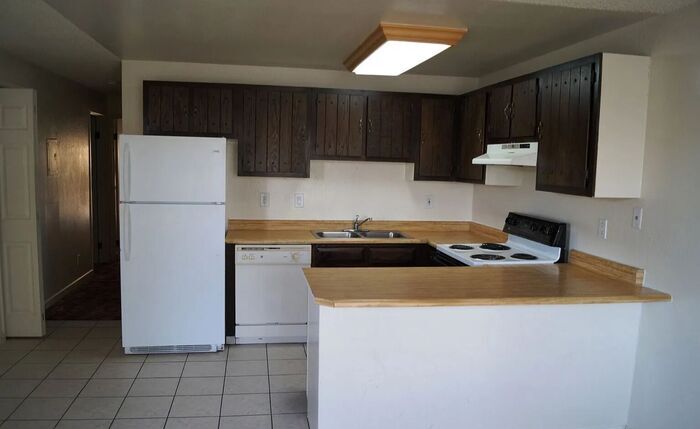 Photo - Cute 2 Bedroom Apartment with patio!