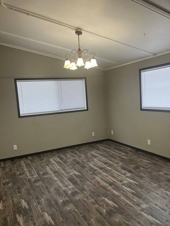 Building Photo - Stettin Duplex Unit 4519