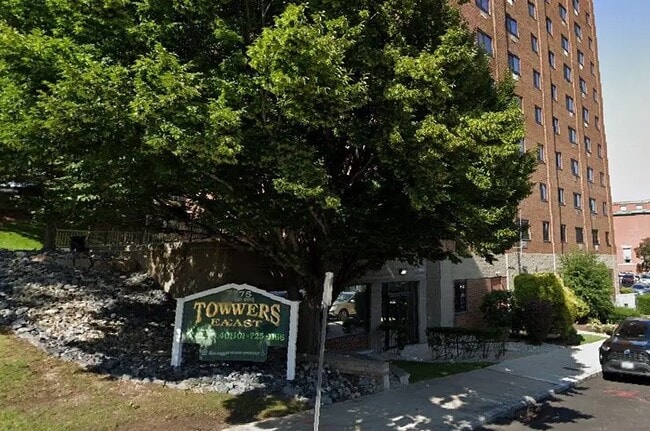 Photo - 75 East Ave