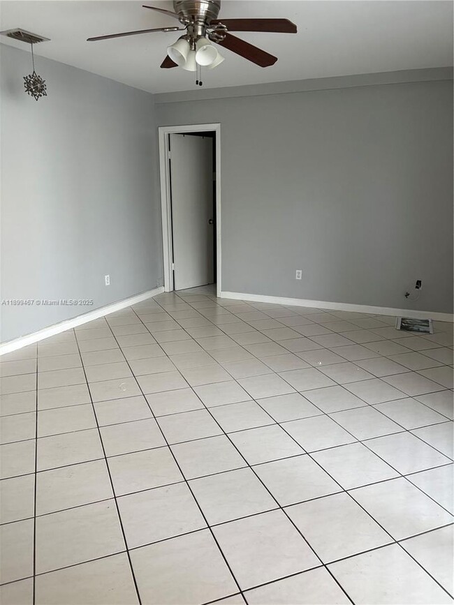 Photo - 16531 NE 35th Ave