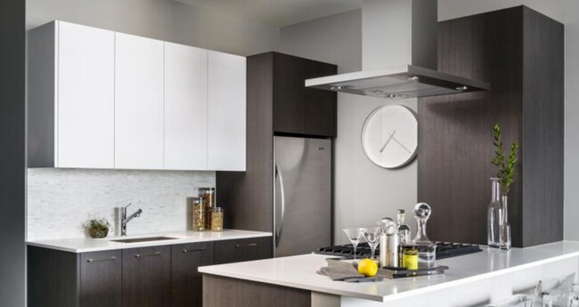 Photo - 145 E Lake St