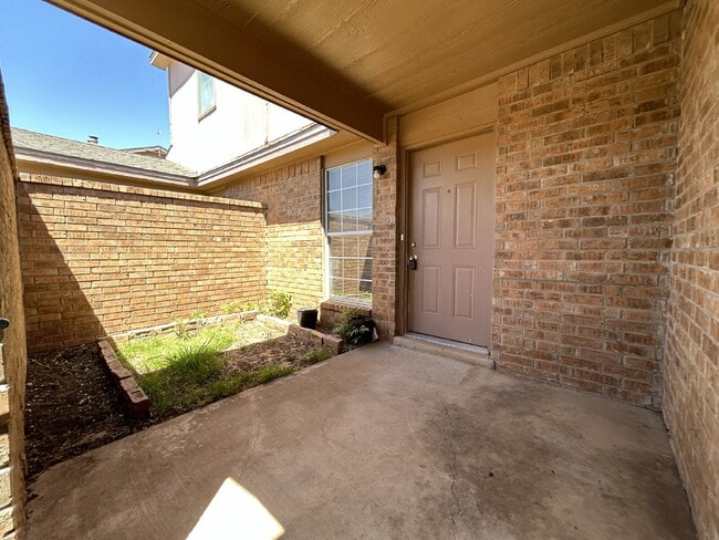 Photo - Beautiful Two Story Duplex in West Lubbock Unidad 1