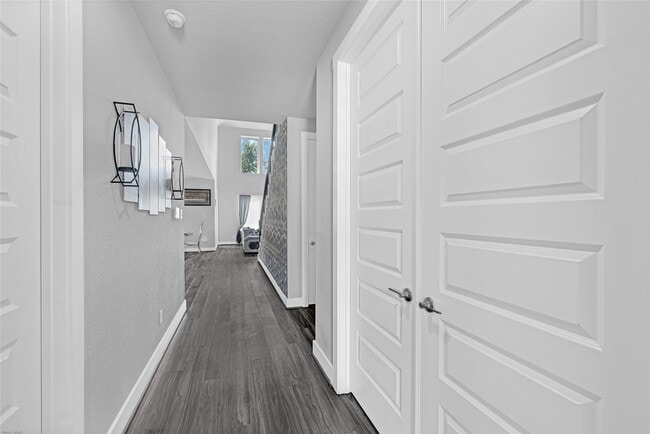 Photo - 2512 Ravenna Ct