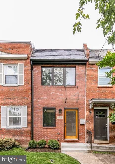 Photo - 408 N Henry St Townhome