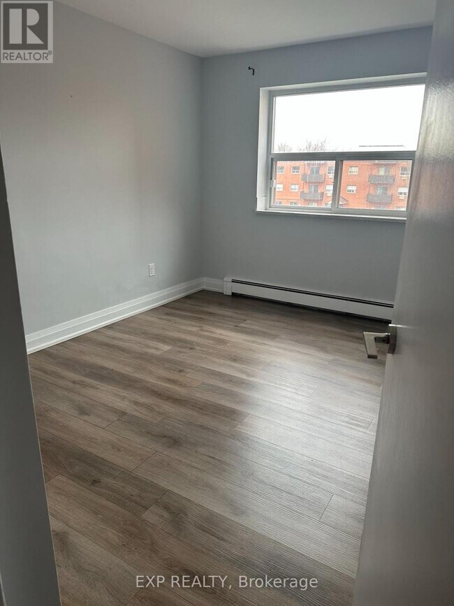 Photo - 579 Clare Ave