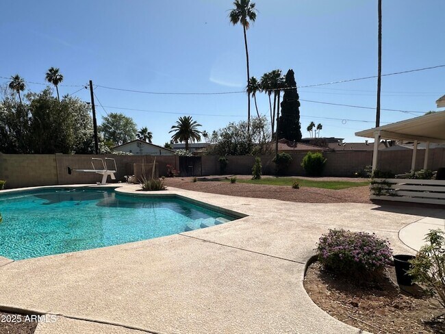3514 N Pueblo Way