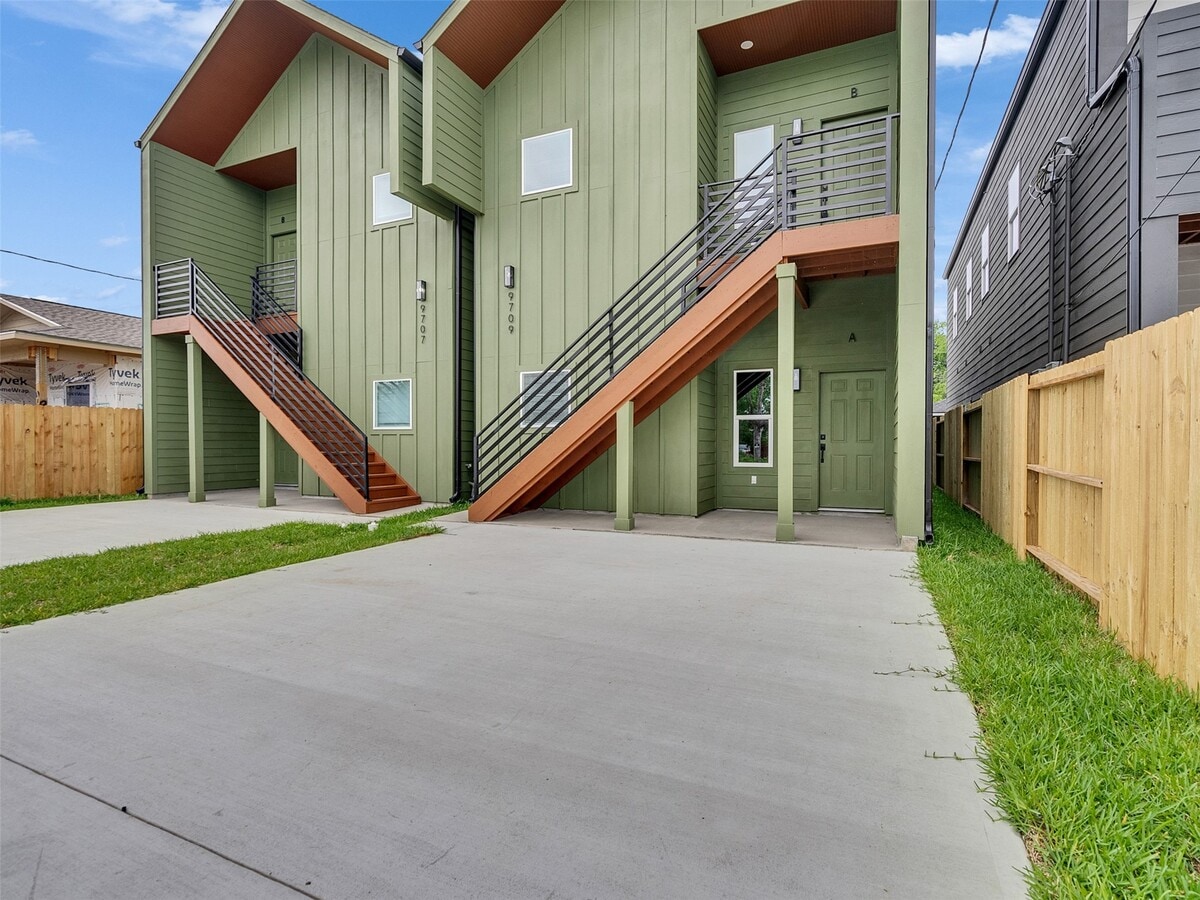Photo - 9707 Cargill St