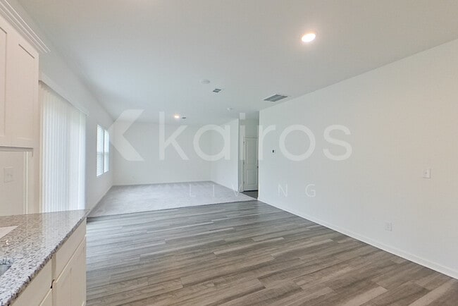 Photo - 638 Muster Fld Ct